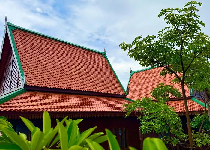 Sala Khmer - Traditional Wooden House & Garden *