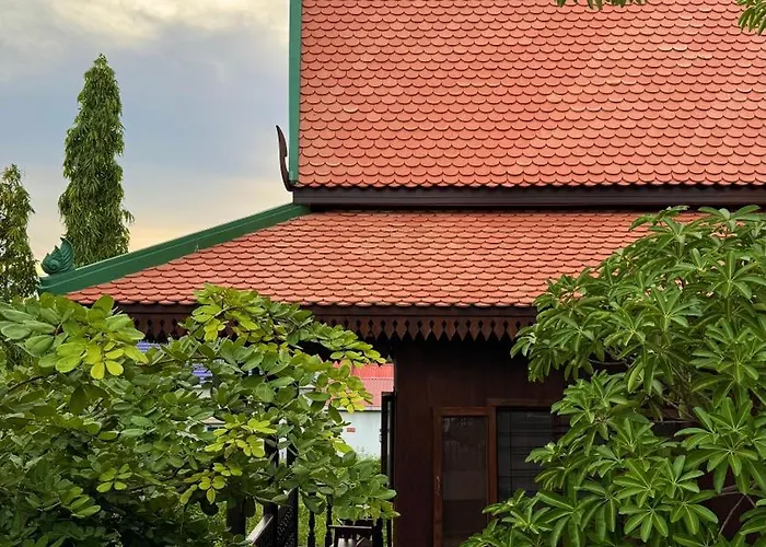 Sala Khmer - Traditional Wooden House & Garden Appartement